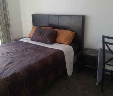 Two bedroom 53m secure apartment - Photo 2