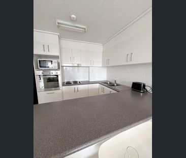 Fully Furnished, Stylish 1-Bedroom Apartment in the Heart of Surfer... - Photo 6