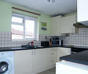 Hatfield Road, Rayleigh, Essex, SS6 9AR - Photo 4