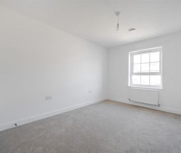 4 bedroom detached house to rent - Photo 4