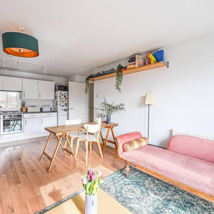 2 bedroom flat to rent - Photo 1