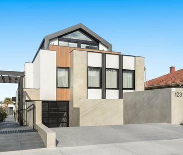 BOUTIQUE LIVING IN THE HEART OF MENTONE - Photo 2