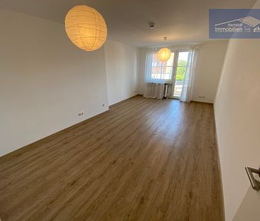 Komplett renovierte 2-Zimmer-Wohnung mit Westbalkon, Lechblick & TG-Stellplatz, direkt im Zentrum - Photo 1