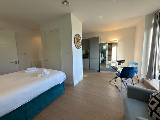 Studio to rent - Photo 1