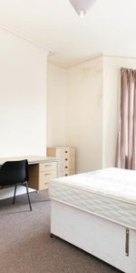 3 bedroom flat to rent - Photo 3