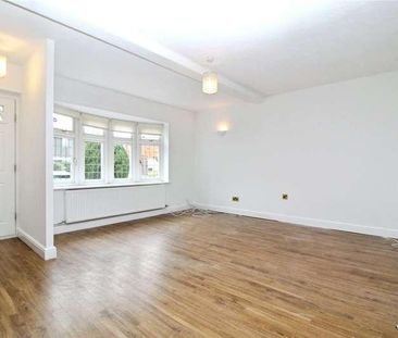 Portnoi Close, Romford, RM1 - Photo 2