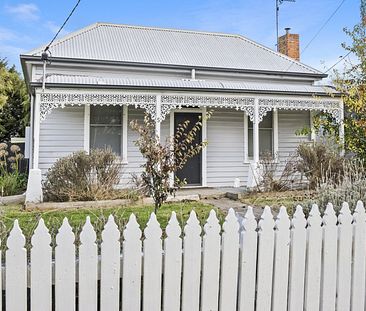 THREE BEDROOM HOME LOCATED CLOSE TO BALLARAT CBD - Photo 6