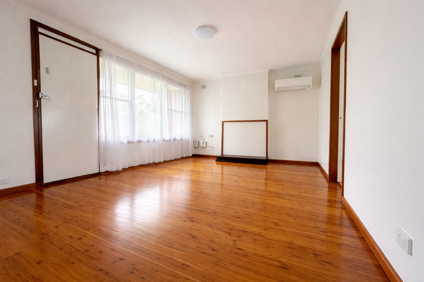 Family Living in Prime Penrith Location - Photo 1