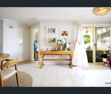 SPACIOUS THREE BEDROOM UNFURNISHED UNIT WITH POOL AND MASSIVE DECK - Photo 1