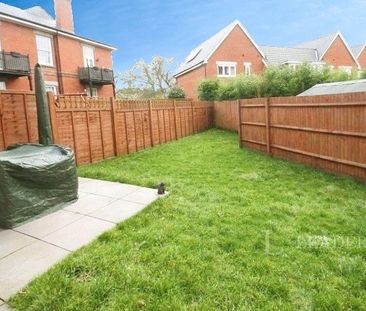 2 bedroom house to rent Peacock Close, Epsom, KT19 - Photo 5