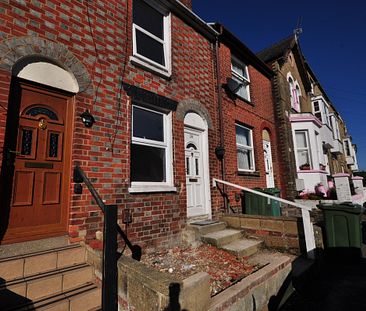 2 bedroom terraced house to rent - Photo 3