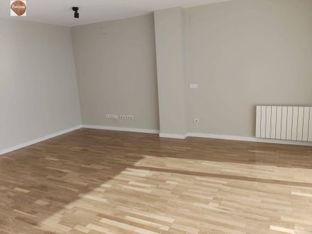 3 room luxury Apartment for rent in Valencia - Photo 2