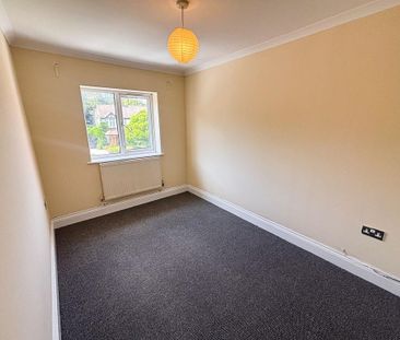 4 bedroom terraced house to rent - Photo 4