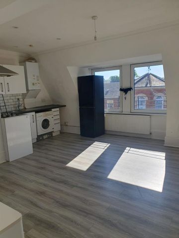 1 bedroom flat to rent - Photo 2