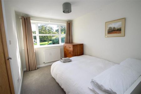 4 bedroom detached house to rent - Photo 3