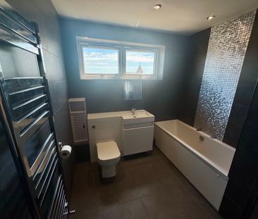 2 bedroom flat with direct sea views to let in Shoreham by Sea - Photo 6