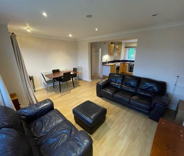 2 Bed Flat, Clifton Vale Close, BS8 - Photo 2