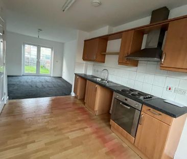 2 bedroom semi-detached house to rent - Photo 4
