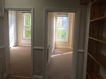 2 Bed Flat, Royal York Villas, BS8 - Photo 3