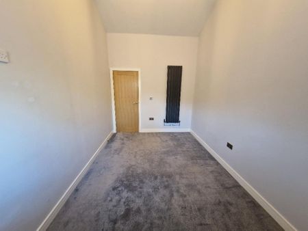 3 bedroom mews to rent - Photo 3