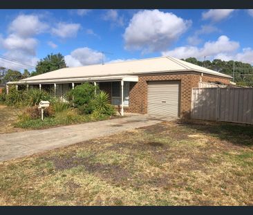 Family Home in Convenient Delacombe Location - Photo 2