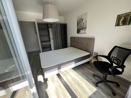 Location Appartement 5 pièces 96m² LANESTER 56600 - Photo 4