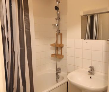Location Appartement 3 pièces 50m² CHARLIEU 42190 - Photo 5