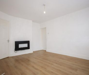 2 bedroom maisonette to rent - Photo 4