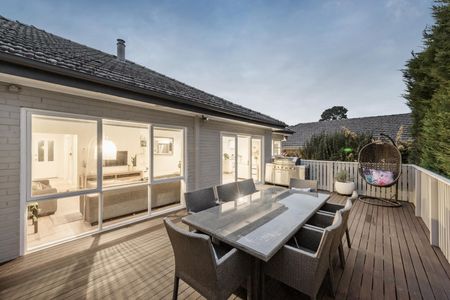 354 Belmore Road, Balwyn VIC 3103 - House For Rent | Domain - Photo 3