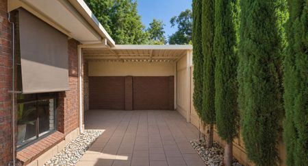 Low-Maintenance Living in a Prime Location - Photo 4