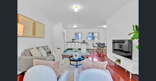 Brilliant Location - Photo 1