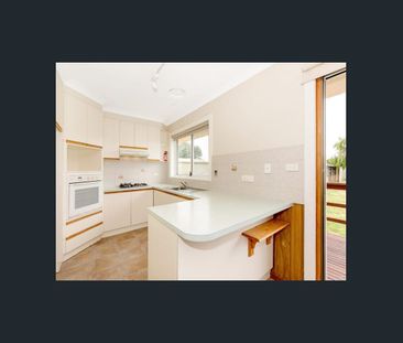 Lovely home on large block - Photo 1