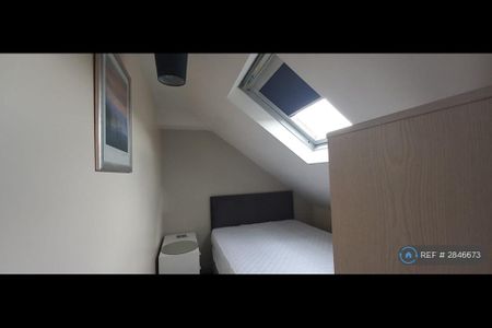 2 bedroom maisonette to rent - Photo 4