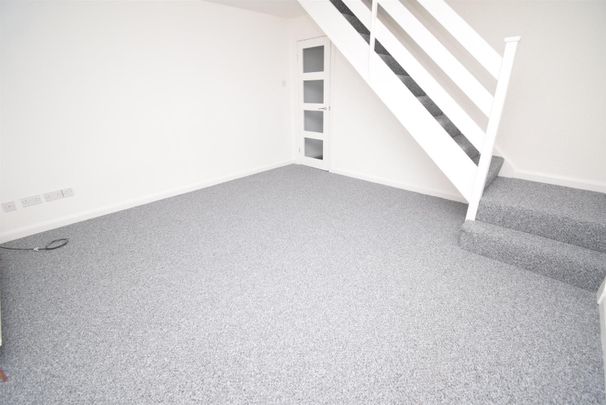 Highfield Rise, Wakefield - Photo 1