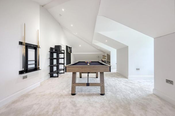 6 bedroom detached house to rent - Photo 1
