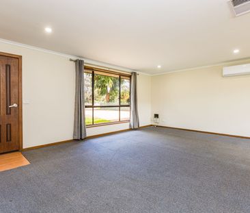 Spacious Family Home in Red Cliffs - Photo 4