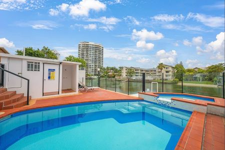 Serene Riverfront Retreat - Photo 4