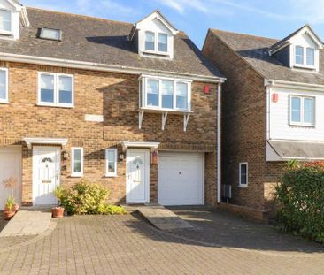 3 bedroom semi-detached house to rent - Photo 3