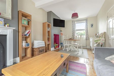 3 bedroom terraced house to rent - Photo 4