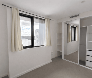 Three bedroom apartment in Rosebery - Photo 1