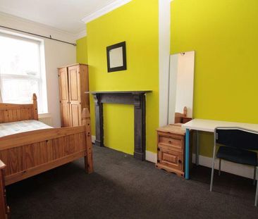 4 bedroom terraced house to rent - Photo 4