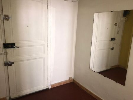 Appartement 1 pièces 44m2 MARSEILLE 6EME 534 euros - Photo 2