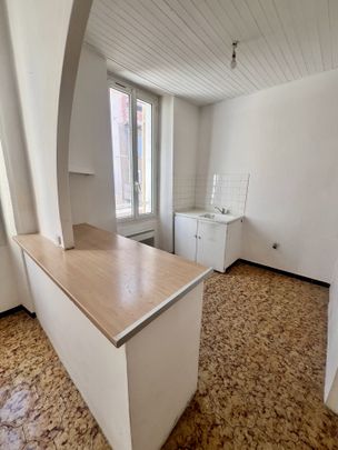 Appartement 2 pièces 34m2 MARSEILLE 3EME 465 euros - Photo 1