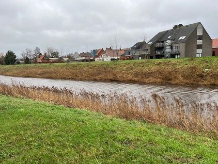 Gelijkvloers appartement met 2 slaapkamers, terras en autostaanplaats - Foto 2