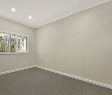 Charming Refreshed Cottage in a Convenient Location - Photo 4