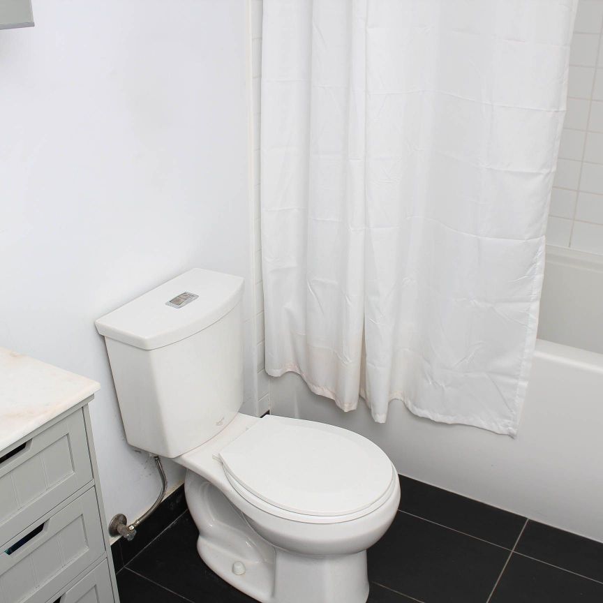 For Lease - 32 Camden Street Unit# 1003, Toronto, Ontario - Photo 1