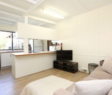 CENTRAL COOLANGATTA TWO BEDROOM UNIT - Photo 5