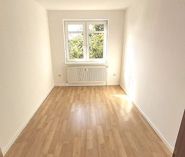 Gemütlich große 3 Raumwohnung mit Balkon, ab 1. September frei! - Photo 4