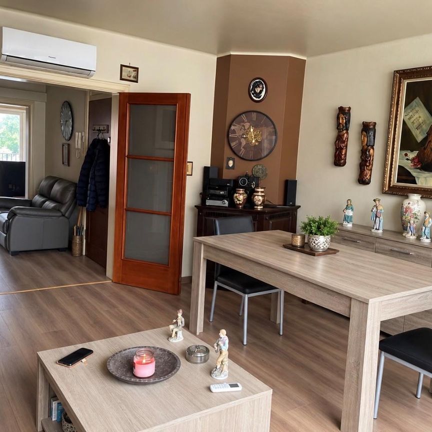 lichtrijk appartement met 2 slaapkamers in Kristus-Koning - Photo 1