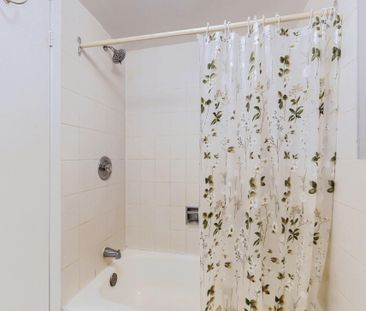 For Lease - 106 Walton Drive Unit# Basement, Aurora, Ontario - Photo 3